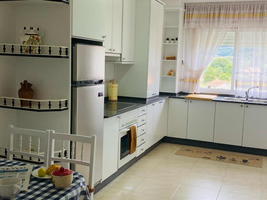 Apartamento Tu hogar en el corazón de O Salnés Meaño Exterior foto